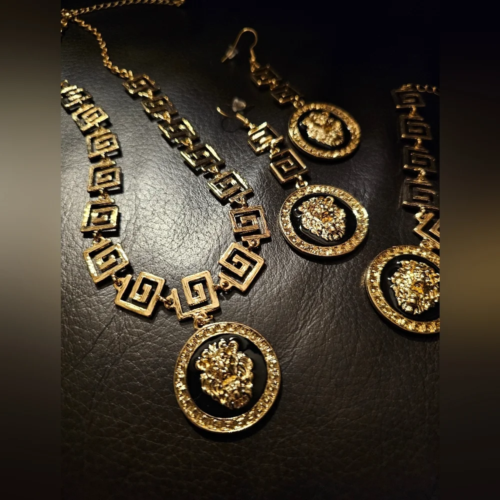 Lion Head: Bracelet, Necklace, Earrings Set NEW - Picture 3 of 8